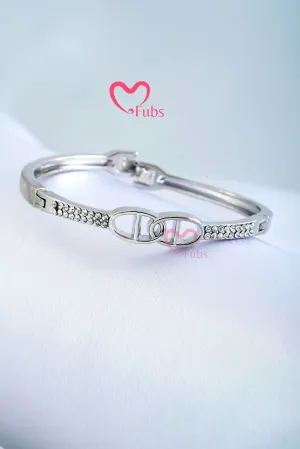 Glimmering Silver Diamond Bracelet