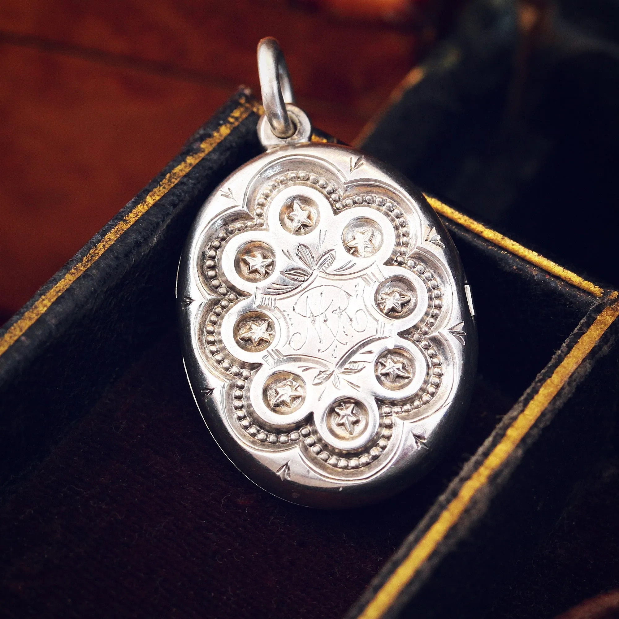 Late Victorian Silver Locket, Engraved 'MR'