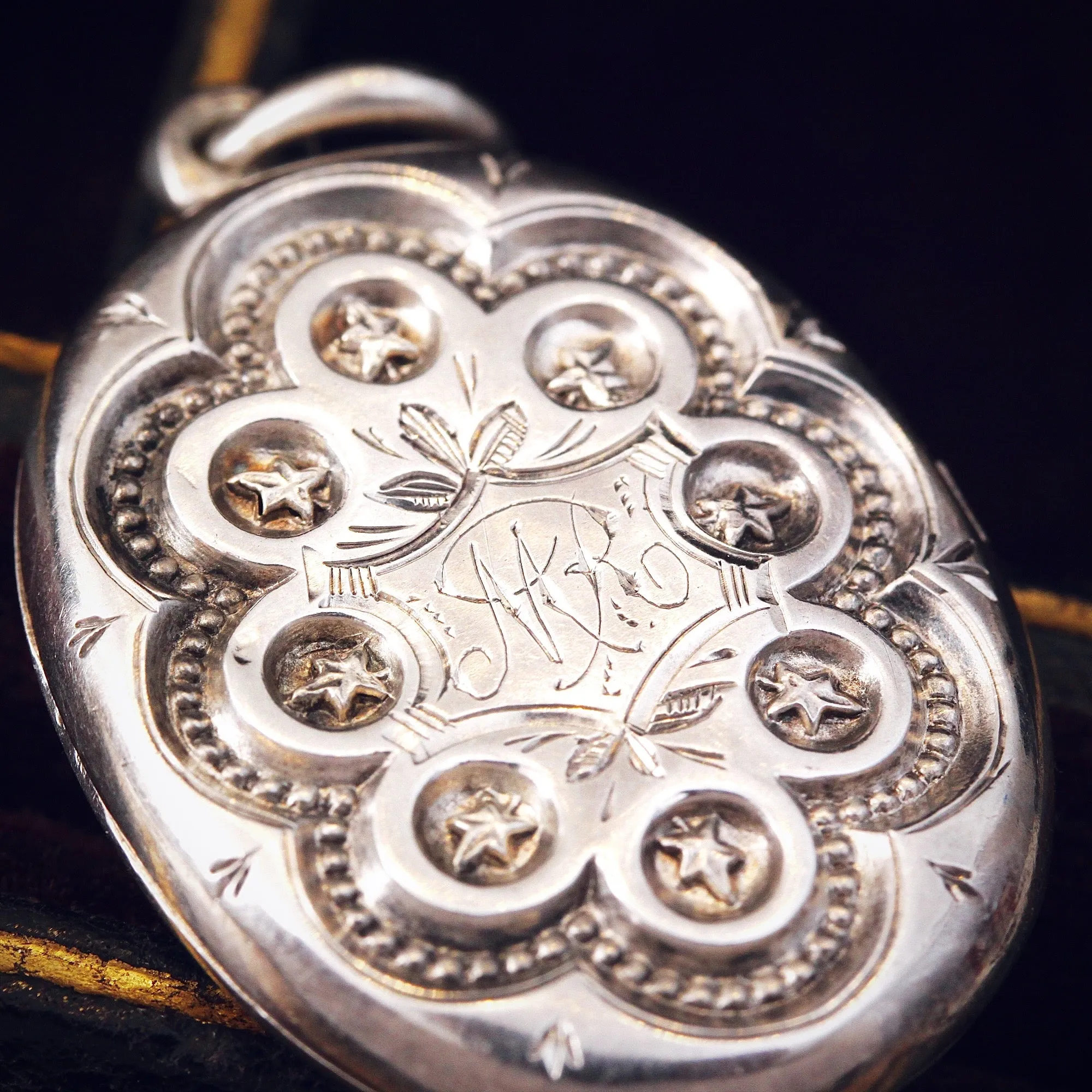 Late Victorian Silver Locket, Engraved 'MR'