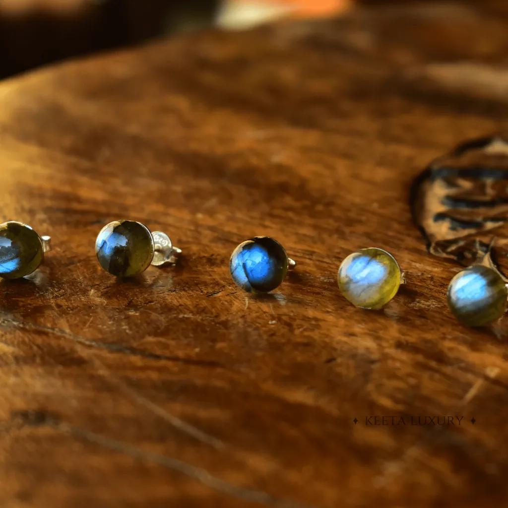 Magic Button - Labradorite Stud