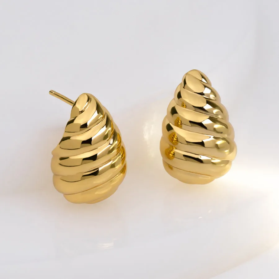 Teardrop Seashell Gold 20mm Stud Earrings