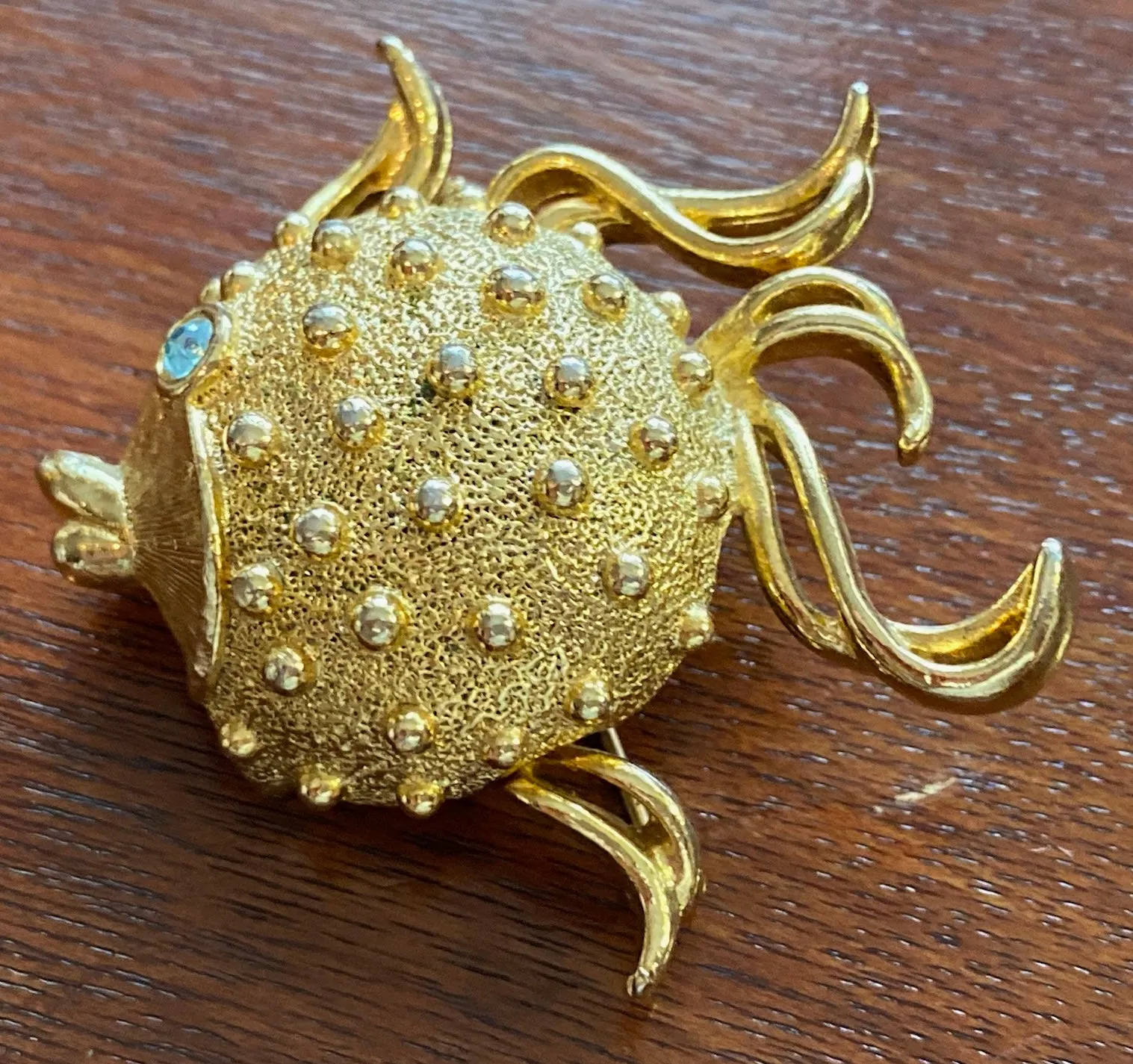 Vintage Gold Tone Blue Rhinestone Puffer Fish Solid Perfume Brooch Pin Locket