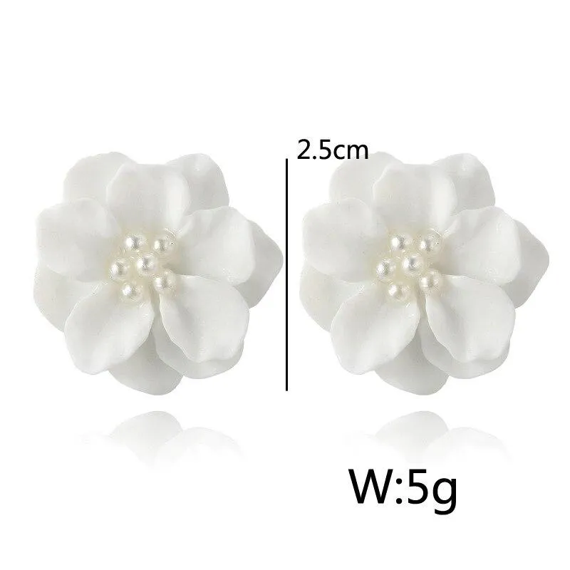 Woman Simulated Pearl Flower Stud Earrings