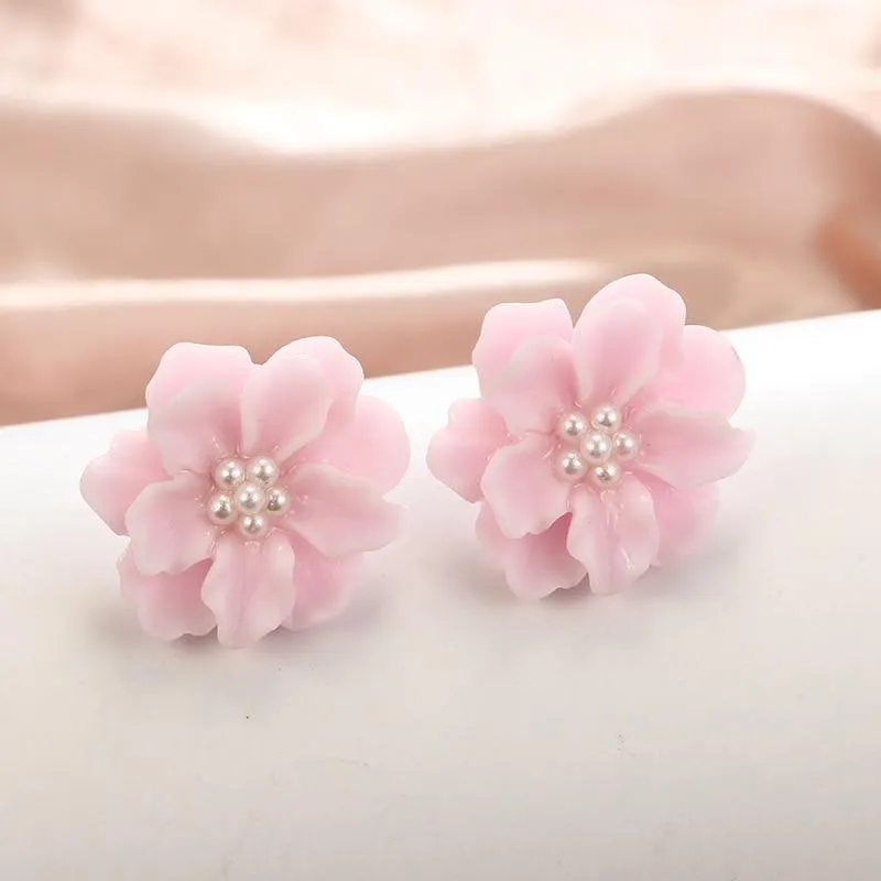 Woman Simulated Pearl Flower Stud Earrings