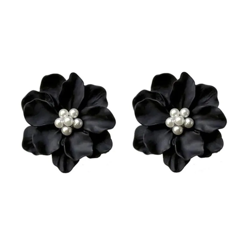 Woman Simulated Pearl Flower Stud Earrings